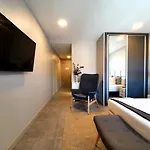 5dos5 4*