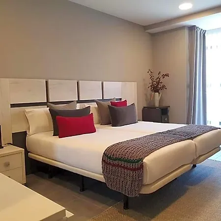5dos5 Apartmanhotel Oviedo