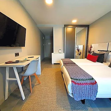 5dos5 Apartmanhotel Oviedo